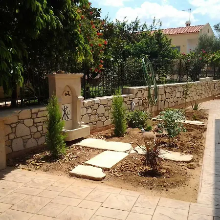 Father's House In Kissamos * Korfalónasz